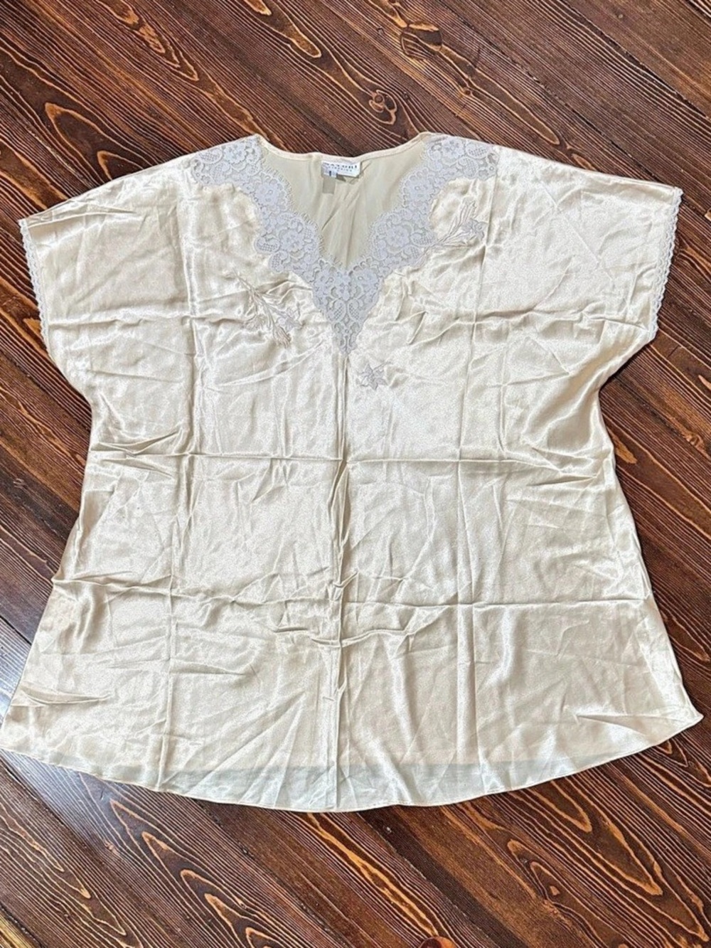 Natori Classics Lace Trim Short Nightgown in Rich Cream, Size 1X